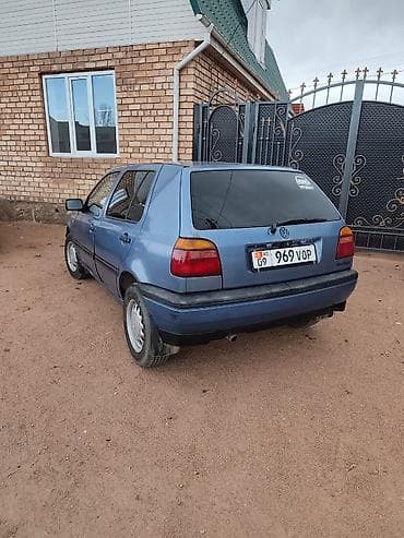 toyota axio: Volkswagen Golf: 1994 г., Ручные, Хэтчбэк — 8