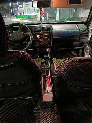 camry 5: Volkswagen Passat: 1994 г., 1.8 л, Ручные, Бензин, Седан — 7