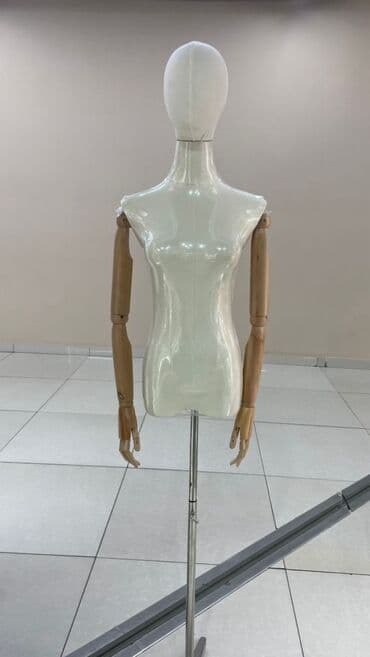 Торговое оборудование: Манекен Торс, Материал: Пластик, Б/у — 3