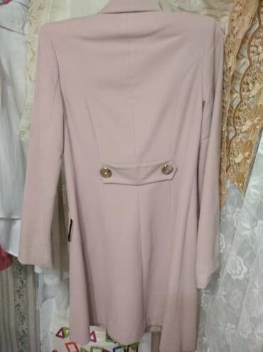 Продам пальто на девочку 10-12 лет