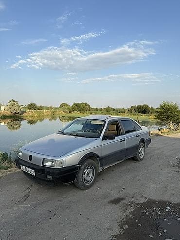 мото мини: Volkswagen Passat: 1990 г., 1.8 л, Механика, Бензин, Седан — 1