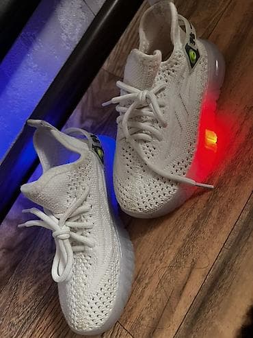 Детская обувь: Детские кроссовки со светящейся подошвой - Цвет: белый - Верх — 1