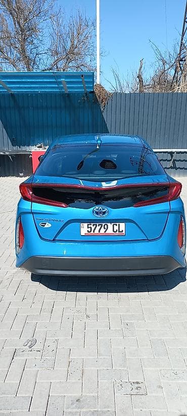 Toyota Prius: 2021 г., 1.8 л, Гибрид, Лифтбек
