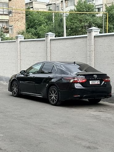 Toyota Camry: 2021 г., 2.5 л, Автомат, Бензин, Седан
