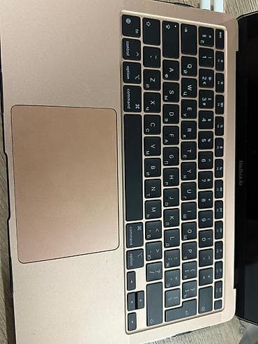 macboo: MacBook Air 13.3" (Retina 2560×1600), цвет Gold. Чип Apple M1 — 7