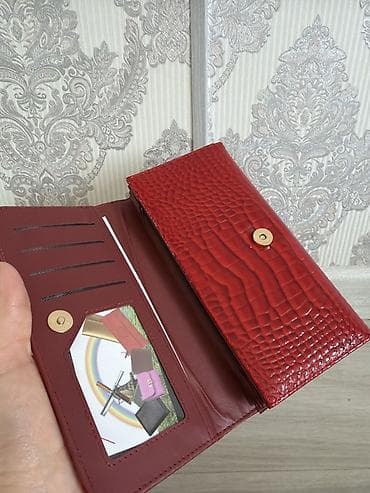 Женский кошелёк-клатч, красный, под крокодила - Материал: гладкая