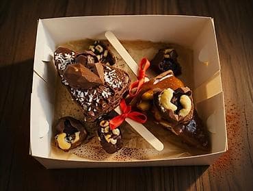 Набор десертов «Торт‑Чизкейк» в подарочной коробке. Привет город