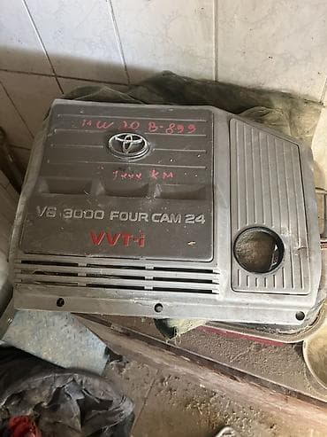 Пластиковая декоративная крышка двигателя Toyota V6 3.0 VVT-i — 1