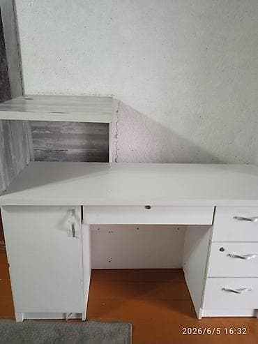 Компьютерный стол, Угловой