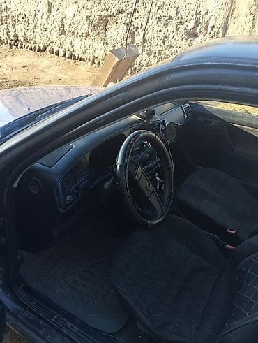 разбитые авто: Volkswagen Golf: 1994 г., 1.8 л, Механика, Бензин, Универсал — 6