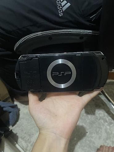 iphone 2g: PSP 2000 есть два кабела, прошитый, эздэ карта 128гб, задняя крышка — 2