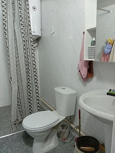 продаю дом с манас: Продаётся частный дом с участком и крытым двором. - Дом одноэтажный — 9