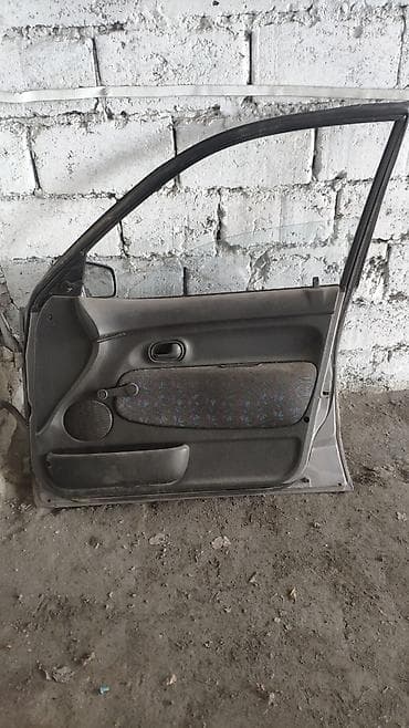 mazda 623: Дверь Комплект Mazda — 8