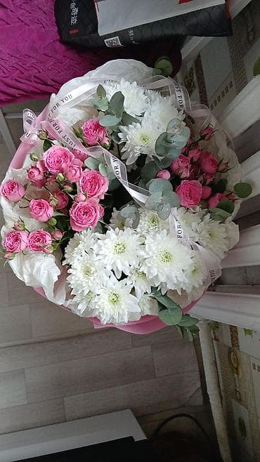 подарочный мешочек: Букет в нежно-розовой упаковке - Состав: кустовые розы — 1