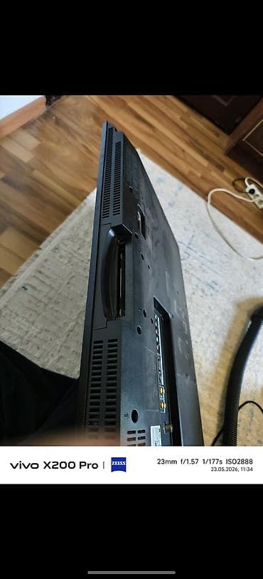 xbox 360 e: Телевизор LG (серия с логотипом внизу рамки), диагональ приблизительно — 5