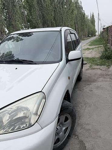 перья: Toyota RAV4: 2002 г., 2 л, Автомат, Бензин, Кроссовер — 6