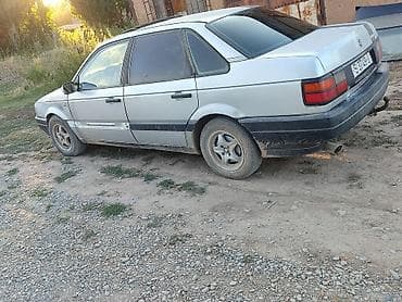 машина bwm: Volkswagen Passat: 1989 г., 1.8 л, Кол менен иштөөчү — 9