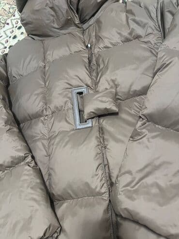 срочно продаю в связи с переездом: Пуховик, Короткая модель, Стеганый, M — 6