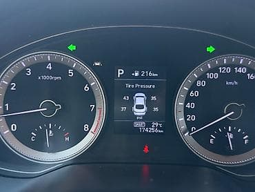 Hyundai Grandeur: 2019 г., 2.4 л, Автомат, Бензин, Седан — 10
