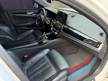 BMW 5 series: 2022 г., Гибрид, Седан — 7
