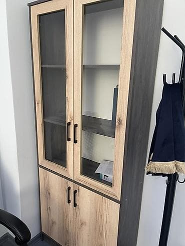 Офисный комплект мебели в современном стиле: - Письменные столы (3