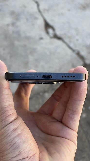 камера виде: Poco X6 Pro 5G, Б/у, 256 ГБ, цвет - Черный, 1 SIM, 2 SIM — 8