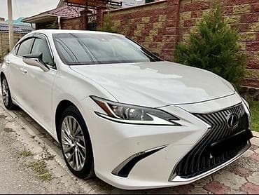 Lexus ES: 2020 г.