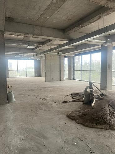 мегалайн ош: Аренда офисов, 400 м², В бизнес центре, С видом на горы, 1 линия, С системой безопасности — 9
