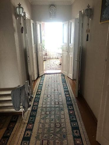 город кызыл кия: 📍ул. Васильева 🔘6-комнат 🔘150м² Срочно продаётся добротный кирпичный — 10