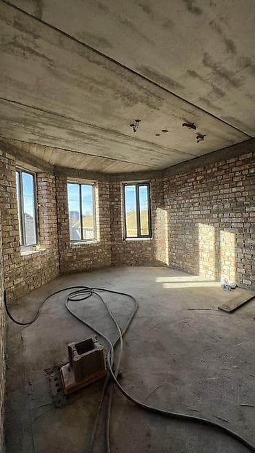 гостиница 5 микрорайон: Двухэтажный кирпичный дом под ПСО, площадь 200 м². - Участок 5 соток — 7