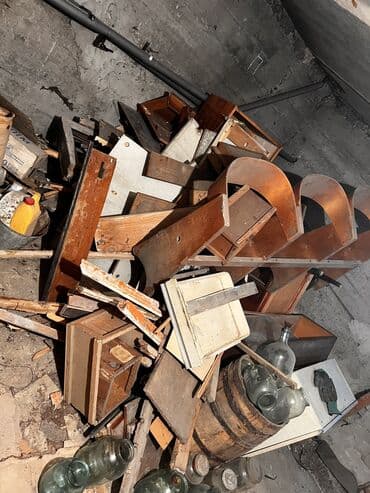 Табылгалар кеңсеси: Дрова, окна, банки отдам даром 
Самовывоз 
Алматинка / салиева — 6