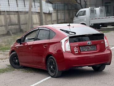 капот виш: Toyota Prius: 2012 г., 1.8 л, Вариатор, Гибрид, Лифтбек — 2