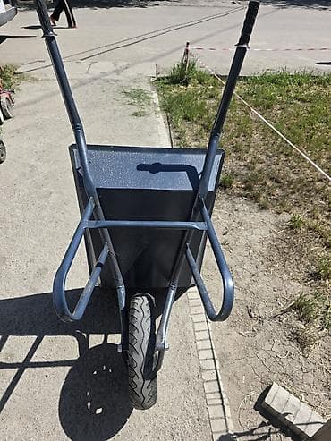 строительные тачка: Садово-строительная тачка и тележка, Стальная, Одноколесная — 3