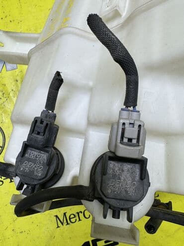 бочек омывателя: Бачок Toyota Б/у, Оригинал, Япония — 3