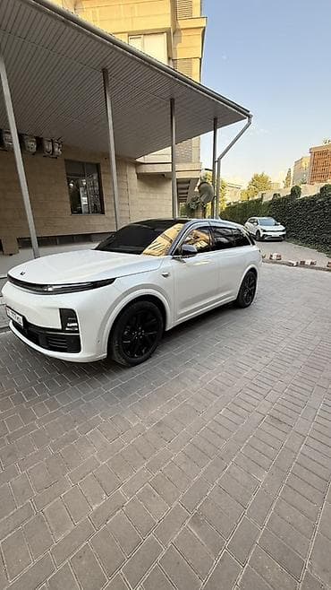 mini led: Lixiang L7: 2023 г., 1.5 л, Автомат, Электромобиль, Кроссовер — 1
