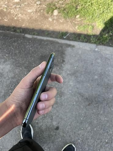 IPhone 11 Pro, Matte Midnight Green