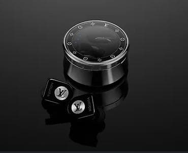 michael kors: Louis Vuitton Horizon
Б/У в отличном состоянии — 1