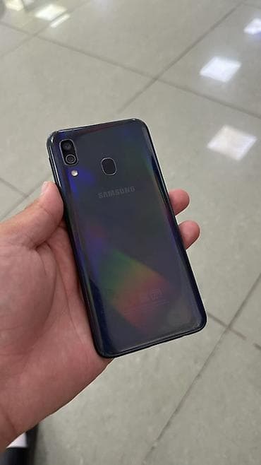 apple tab: Samsung Galaxy A40, Б/у, 64 ГБ, цвет - Черный, 2 SIM — 2