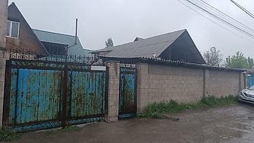 кирпичный гараж: Продаётся частный дом с большим закрытым двором и капитальным забором — 1