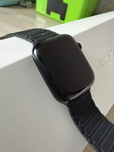 kg camera: Apple Watch 7, 45mm. 
Аккумулятор 90% — 2