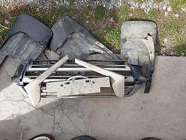 задние стопы на фуру: Решетка радиатора Toyota 2007 г., Б/у, Оригинал — 1