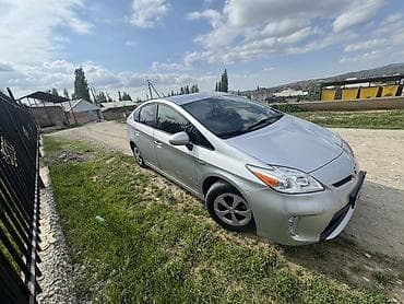 Toyota Prius: 2013 г., 1.8 л, Автомат, Гибрид, Хетчбек — 1