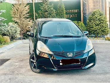 Honda Jazz: 2011 г., 1.3 л, Механика, Бензин, Хэтчбэк
