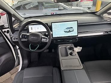 byd w6: Электромобиль GAC Aion Y (белый, кроссовер) — 5