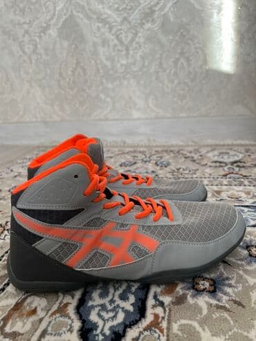 Киреге берилүүчү кийимдер: Борцовки Asics - Модель: средневысокий силуэт для борьбы/грэпплинга - — 1