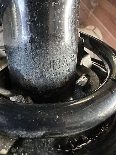 suba: Передний амортизатор Subaru 2020 г., Б/у, Оригинал — 3