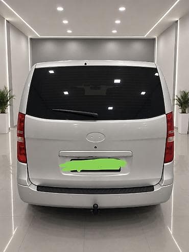 Hyundai H-1: 2010 г., 2.4 л, Автомат, Дизель, Вэн/Минивэн — 2