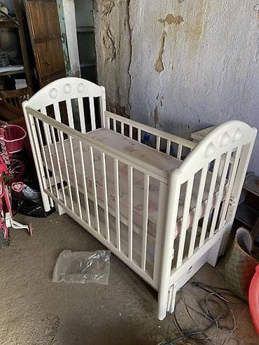 детская площадка для частного дома: Детская кроватка-манеж классического типа - Материал: древесина/МДФ — 1