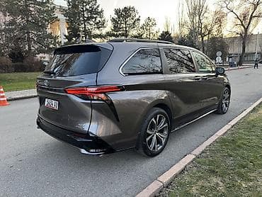 cruser: Toyota Sienna: 2021 г., 2.5 л, Автомат, Бензин, Минивэн — 2