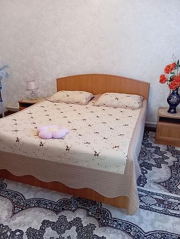 6 дверный шкаф: Спальный гарнитур, Б/у, Двуспальная кровать, ДСП — 1